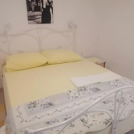 With Terrace In Apartament *