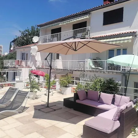 With Terrace In Apartmán *