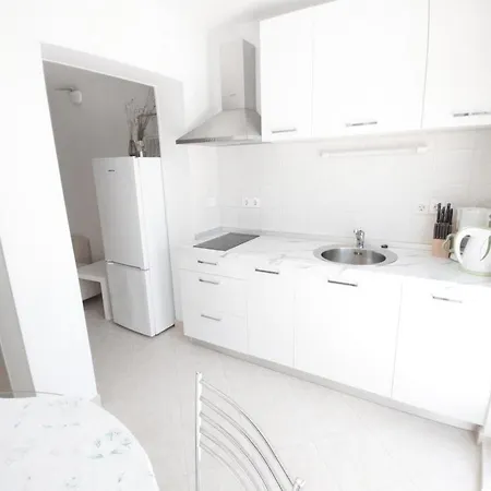 Apartament With Terrace In *