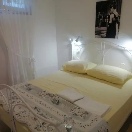 Apartament With Terrace In