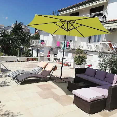 With Terrace In Apartmán Crikvenica