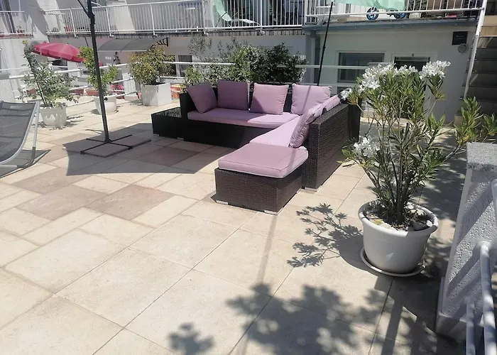 Apartman With Terrace In
