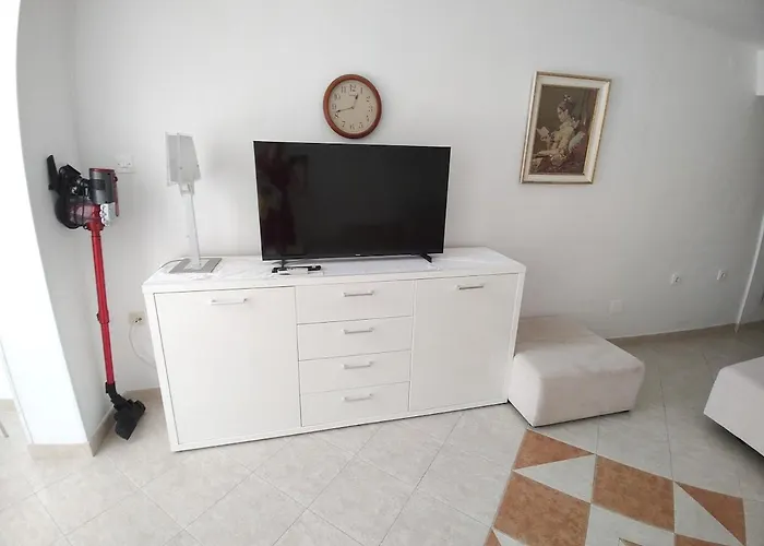 Apartman With Terrace In *