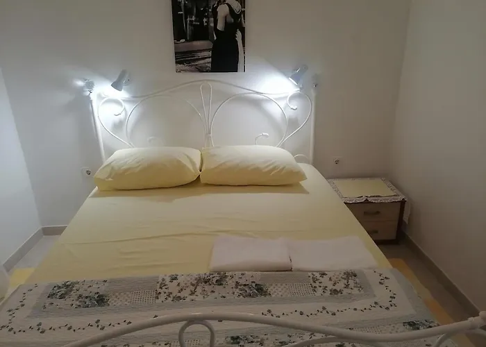 With Terrace In Apartman Crikvenica