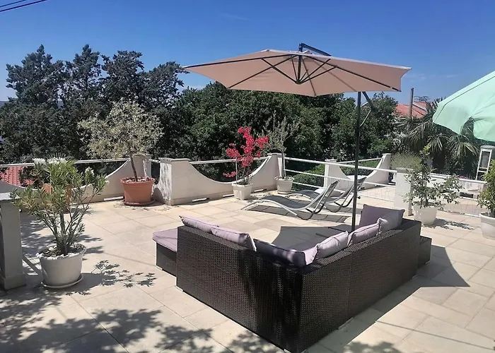 Apartman With Terrace In *