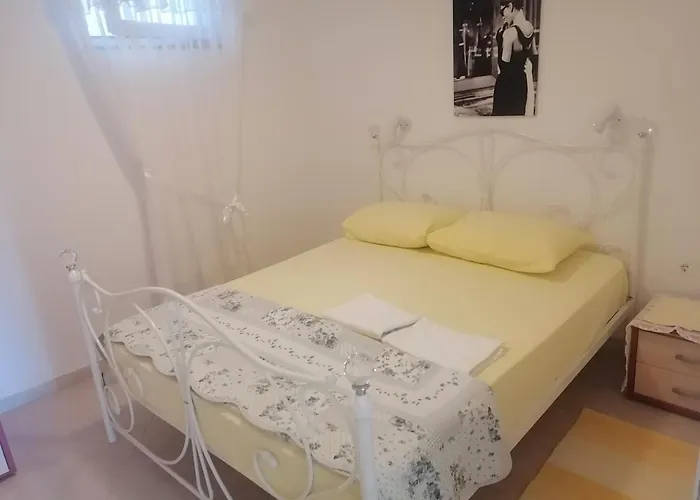 Apartman With Terrace In