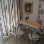 아파트 With Terrace In