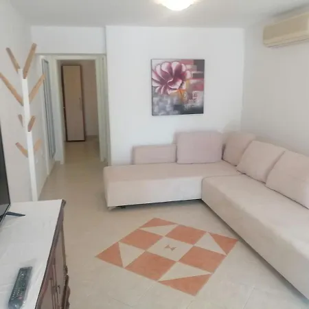 With Terrace In * קריקווניצה