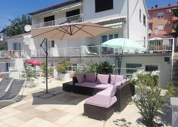 Apartment With Terrace In Crikvenica